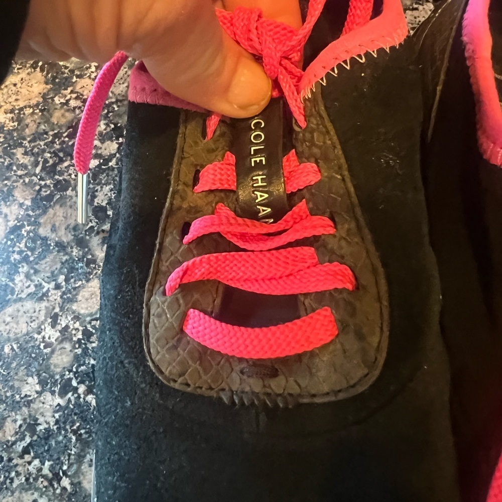 Cole Haan ladies zero grand sneaker very good condition size 8 1/2 - Picture 4 of 11